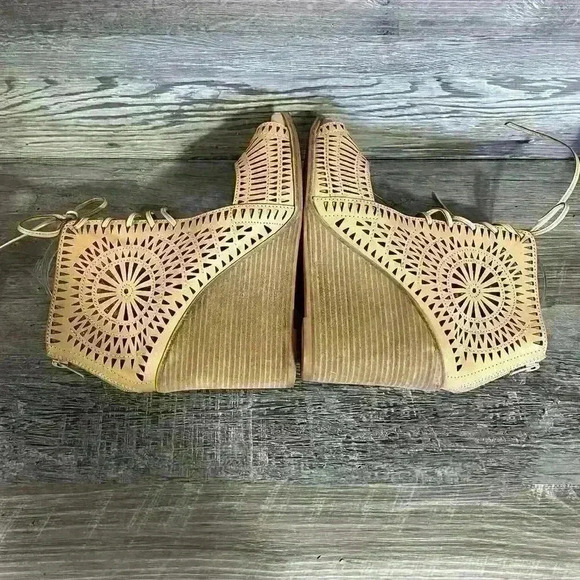 Jeffrey Campbell Rayos Perforated Cut out Wedge Heels Size 9.5 - Picture 8 of 14